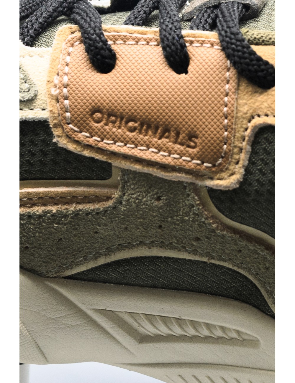 scarpe colmar UOMO MILITARY GREEN - GARNER GROUNDS 067 vista dettaglio scarpe colmar UOMO MILITARY GREEN - GARNER GROUNDS 067 vista dettaglio