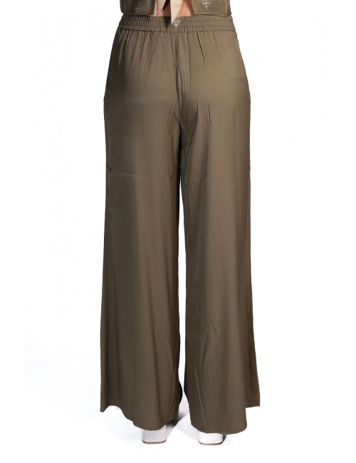 pantalone guess DONNA VERDE MILITARE G1BT - E6GB04WP232 vista posteriore indossato